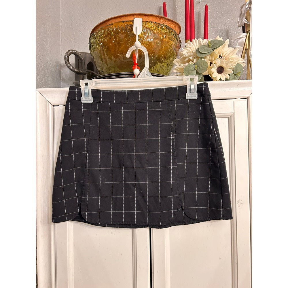 Brandy Melville Black Plaid Mini Skirt OS SMALL Fall Academia Preppy - Picture 6 of 6